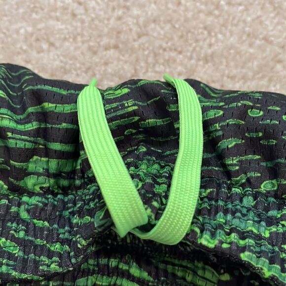 BOYS SIZE MEDIUM 8/10 CHAMPION SHORTS - Picture 5 of 7